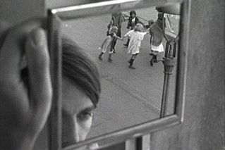 JPG\117\farocki_GF0003407.00_001.jpg